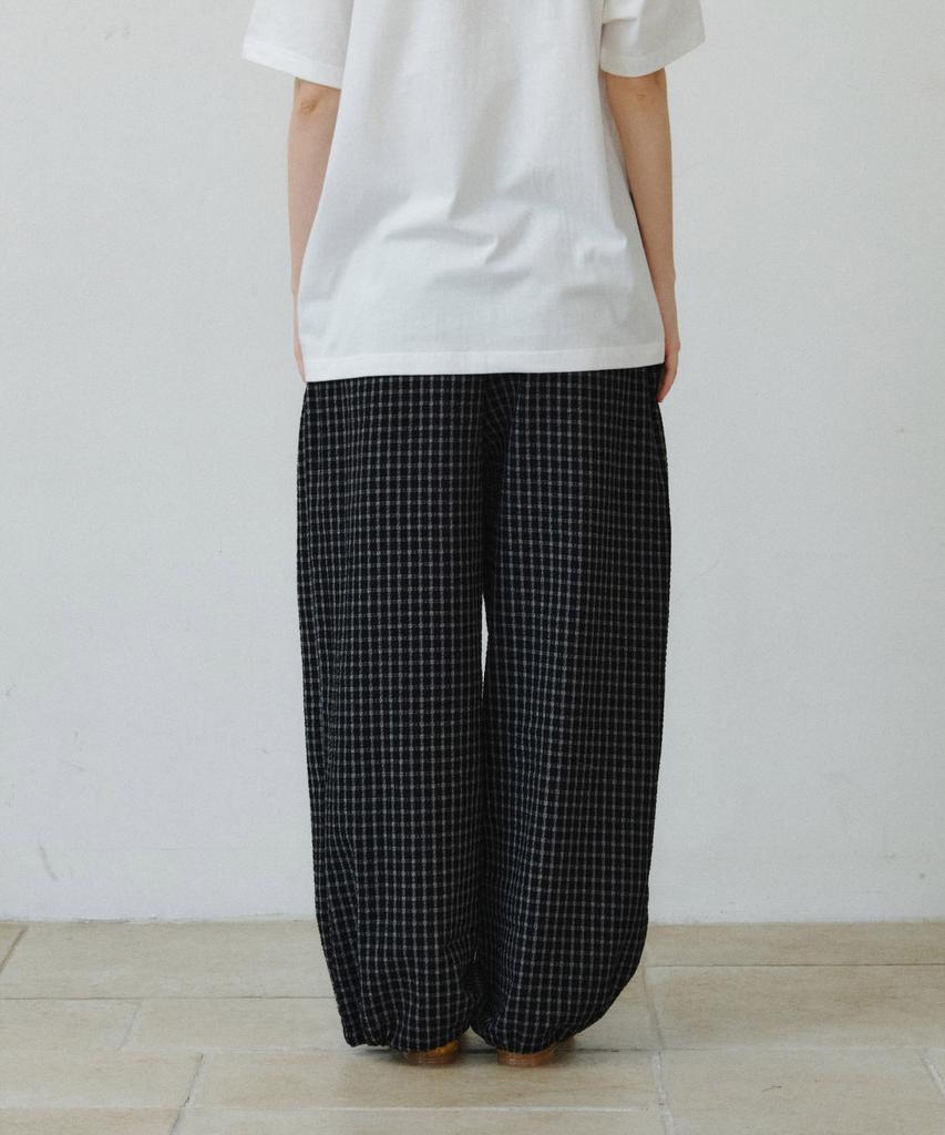 MAIS Seersucker Banding Balloon Pants / Black