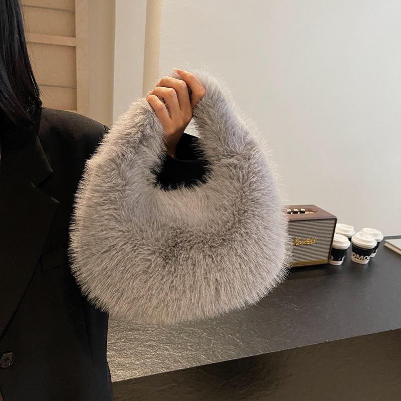 Plush bag women's autumn and winter versatile 2025 new strapless fashion portable high-end plush bag