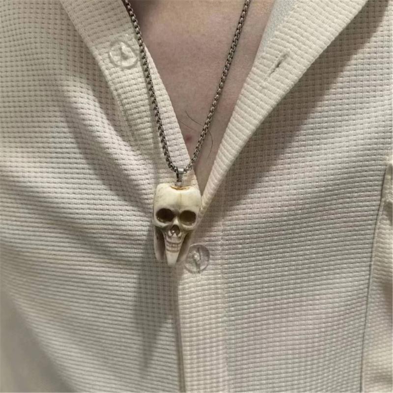 Unisex Skull Accessory Set Skull Necklace Stylish Keychain Drop Earrings Skull Jewelry Set Resin Texture for Halloween