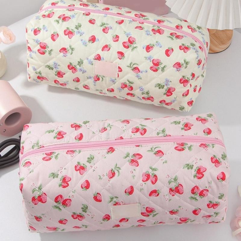 Cute Strawberry Shaped Makeup Bag Practical Polyester Large Capacity Cosmetic Bag For Cosmetics And Travel Essential