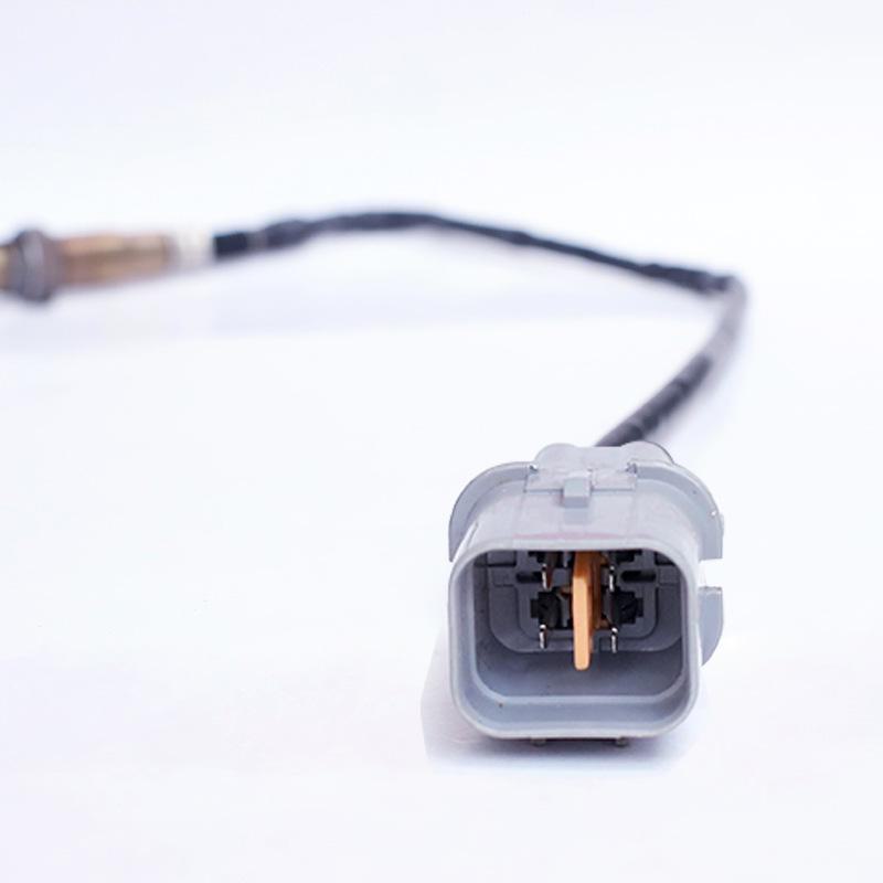 Oxygen Sensor Compatible with 392102B010 for Modern Vehicles.