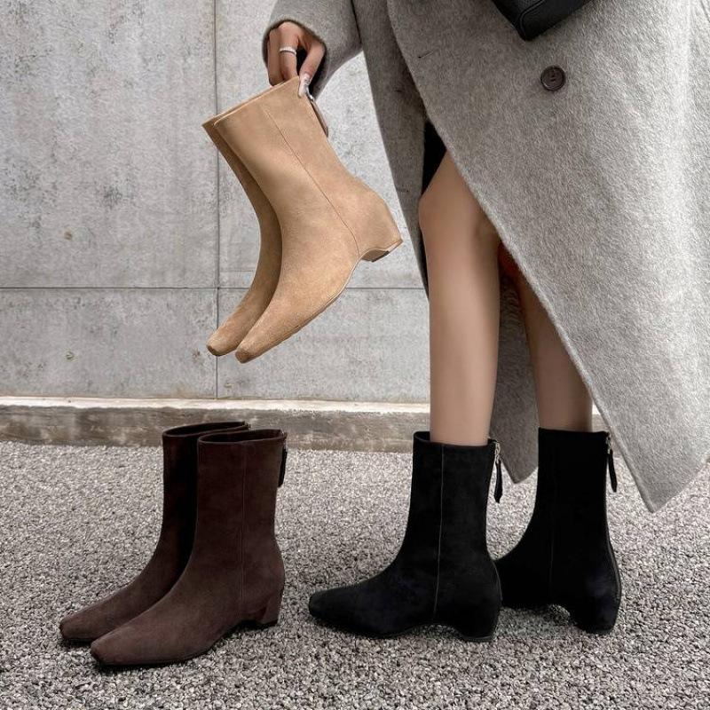 Autumn and Winter Women's Leather Boots Rear Zipper Large Size Fashion Boots Pointed Versatile Sheepskin Women's Boots New Leather Low Boots Women