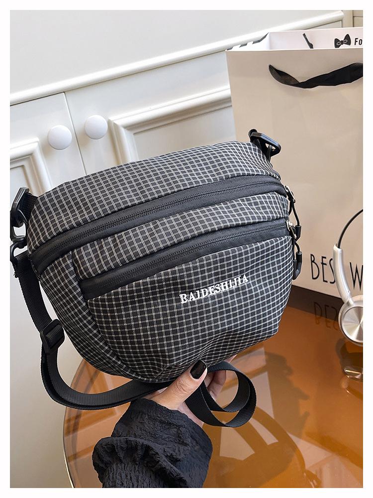 

Customized messenger bag light casual shoulder bag casual outdoor bag fanny pack travel mobile phone bag breast bag чёрный