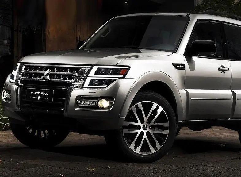 

Передні фари LED (2 шт) для Mitsubishi Pajero Wagon IV