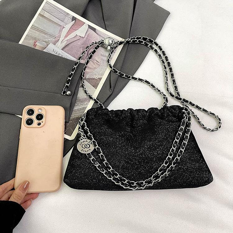 Женские черные модные сумки через плечо — фото 6