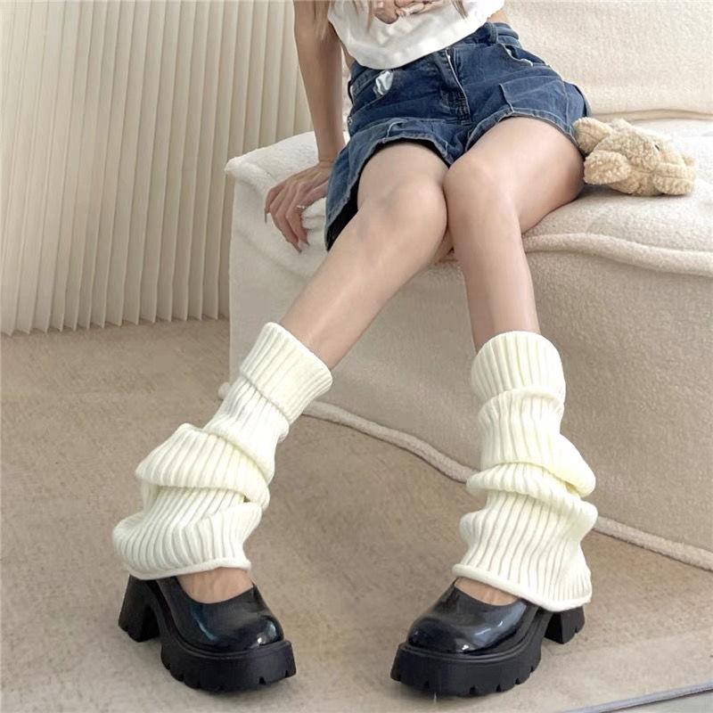 Dicke Wollstrick-Beinstulpen Hot Girl Y2K Herbst Winter Schlaghose Weitbein Slouch Socken Schwarz Weiß