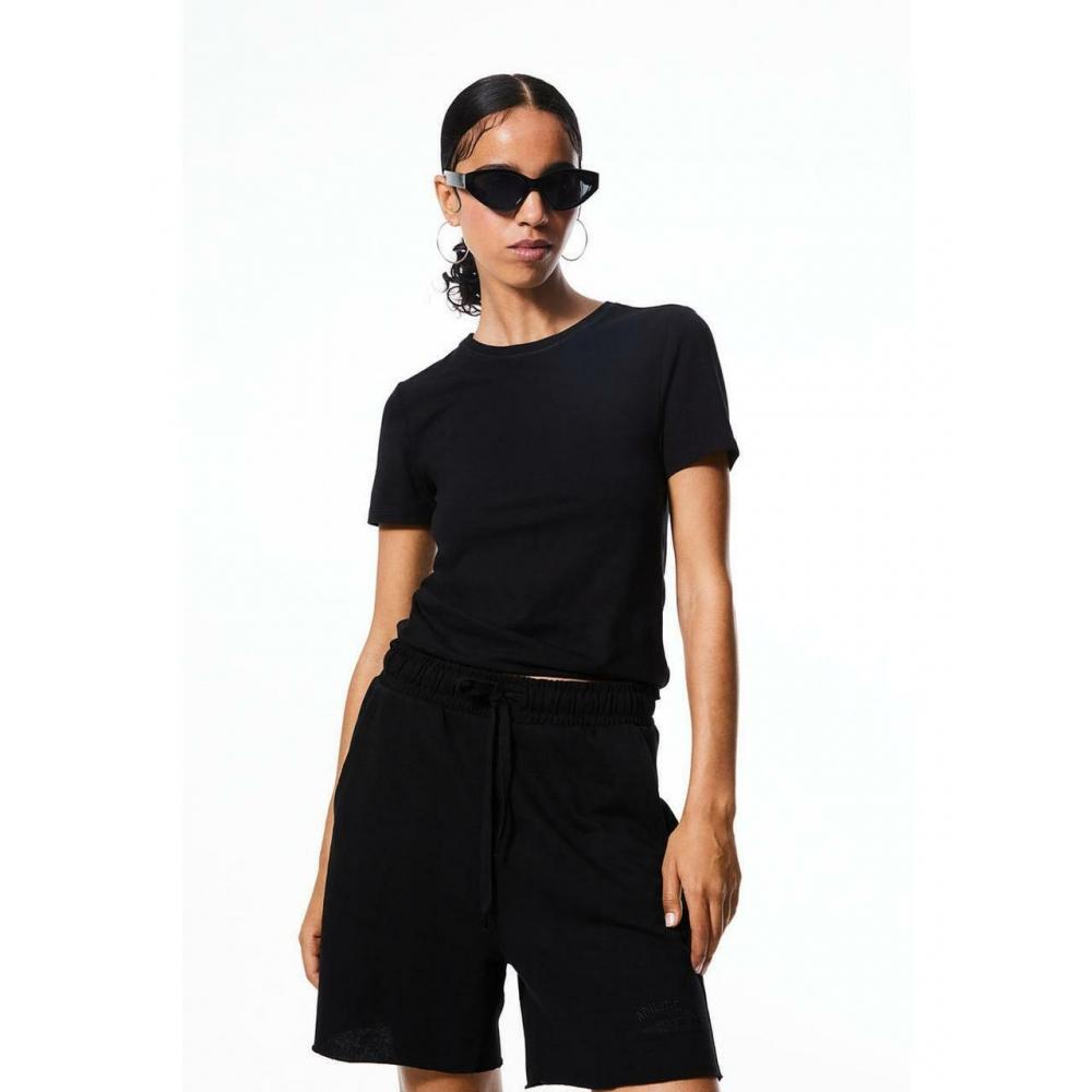 

HM Приталенная футболка Черная 1194752001