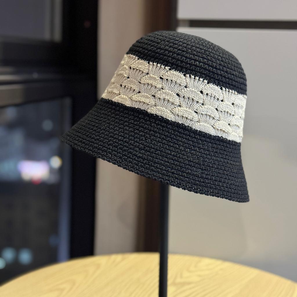2026New Niche Minimalist Hand-woven Straw Hat with Contrasting Colors, Bucket-style Straw Fisherman Hat That Covers the Face and Makes the Face