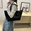 Duża torba damska 2025 jesień nowa modna wersja koreańska duża pojemność niszowa torebka retro commuterska torba tote