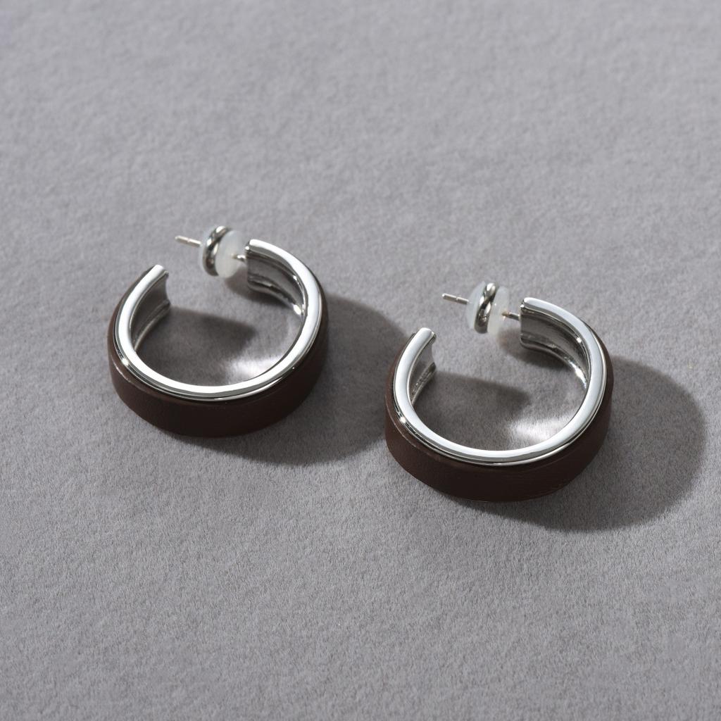 Niche Exquisite Retro Copper-Plated Platinum Inlaid Leather C-Shaped Earrings S925 Silver Needle Stud Earrings With Unique Personality Earrings