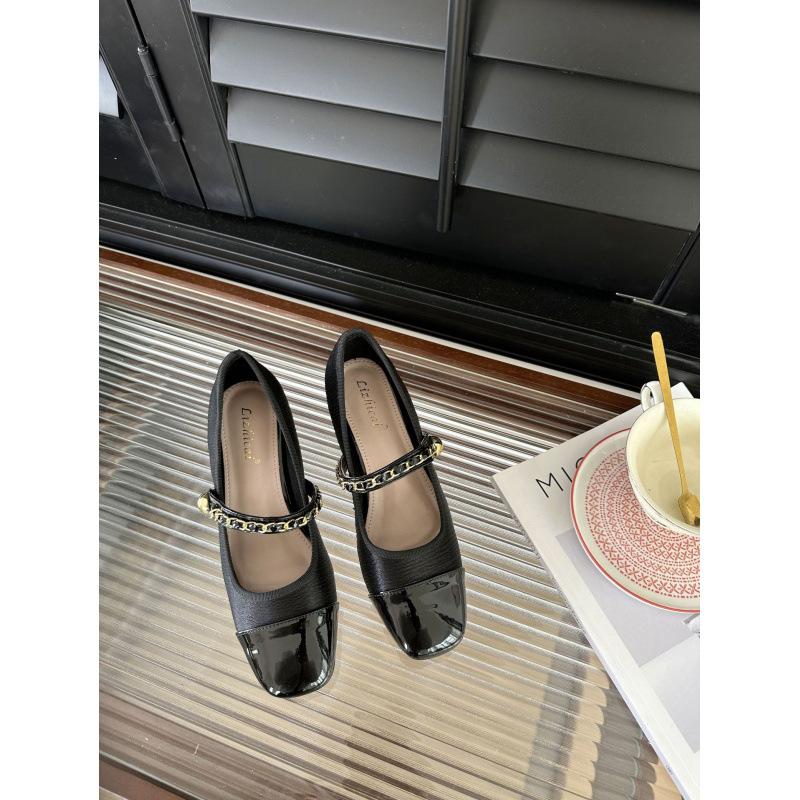 2025 vår och höst ny mode mångsidig tjock klack fransk liten doftande splicing fyrkantig tå Mary Jane enkelskor damskor