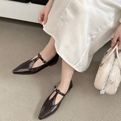 Scarpe Mary Jane a punta retrò in piccola pelle da donna 2025 primavera nuove scarpe singole versatili tacco spesso di nicchia scarpe basse di alta gamma
