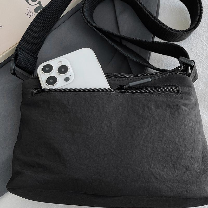Multi-layer large-capacity lightweight and simple solid-color fashiable single-shoulder versatile casual sports crossbody bag