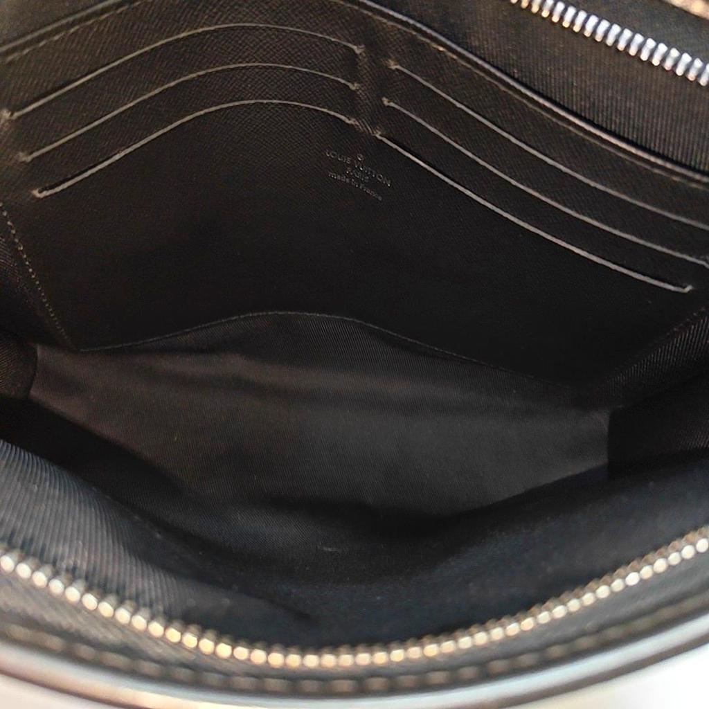 [Pre-Owned] Louis Vuitton Pochette Voyage MM 'Black Monogram Eclipse Canvas' - Very Good #1G1KZWY