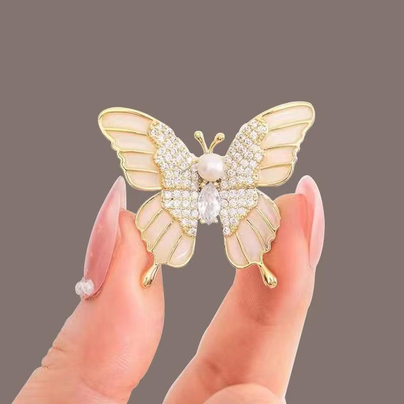 Chic Rhinestone Butterfly Brooch: Versatile Insect Pin for Suits & Dresses
