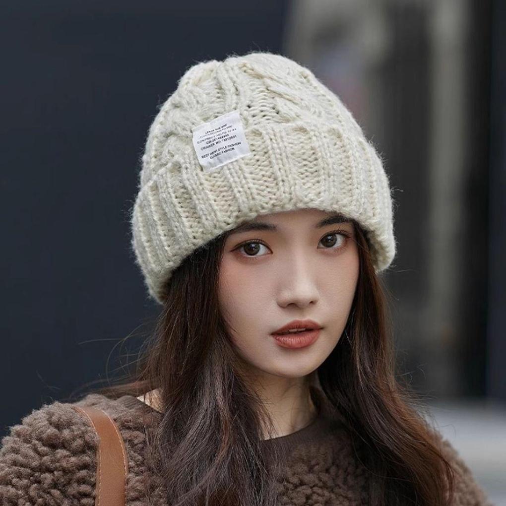 Women's Winter Daily Twisted Knit Casual Beanie Hat