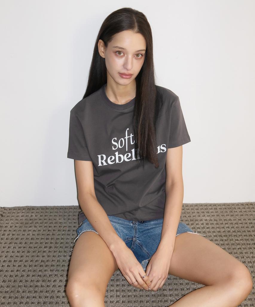 RUSTIC REVERIE Softly Rebellious Relaxed T-Shirt [Charcoal]