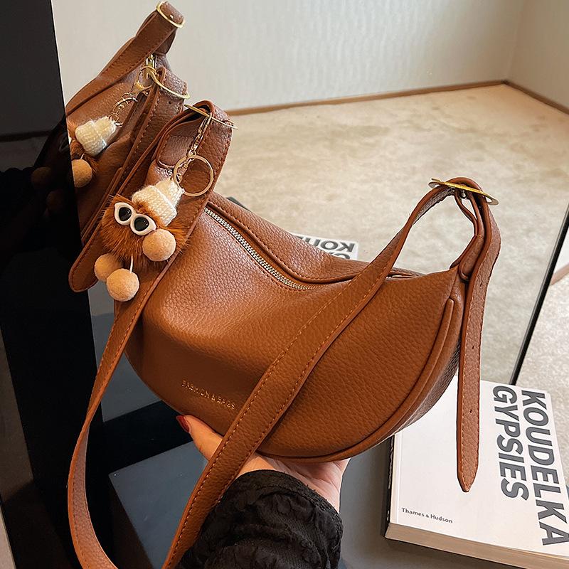 Popular Bags Women's Bags New Autumn and Winter Fashion Messenger Bags Niche Dumplings Saddle Bags