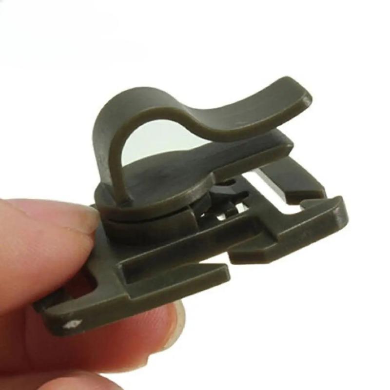 Water Tube Clip 8 Levels Adjustable Angle Hydration Bladder Hose Holder Outdoor Multi-Purpose Carabiner Keychain Camping Hiking
