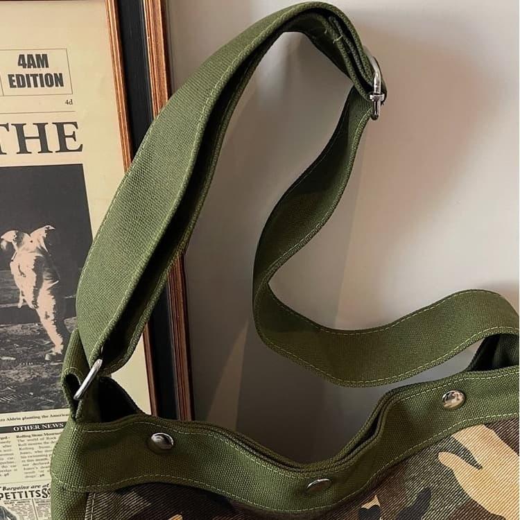 Vintage Camouflage Canvas Underarm Bag Women's Shoulder Messenger Bag