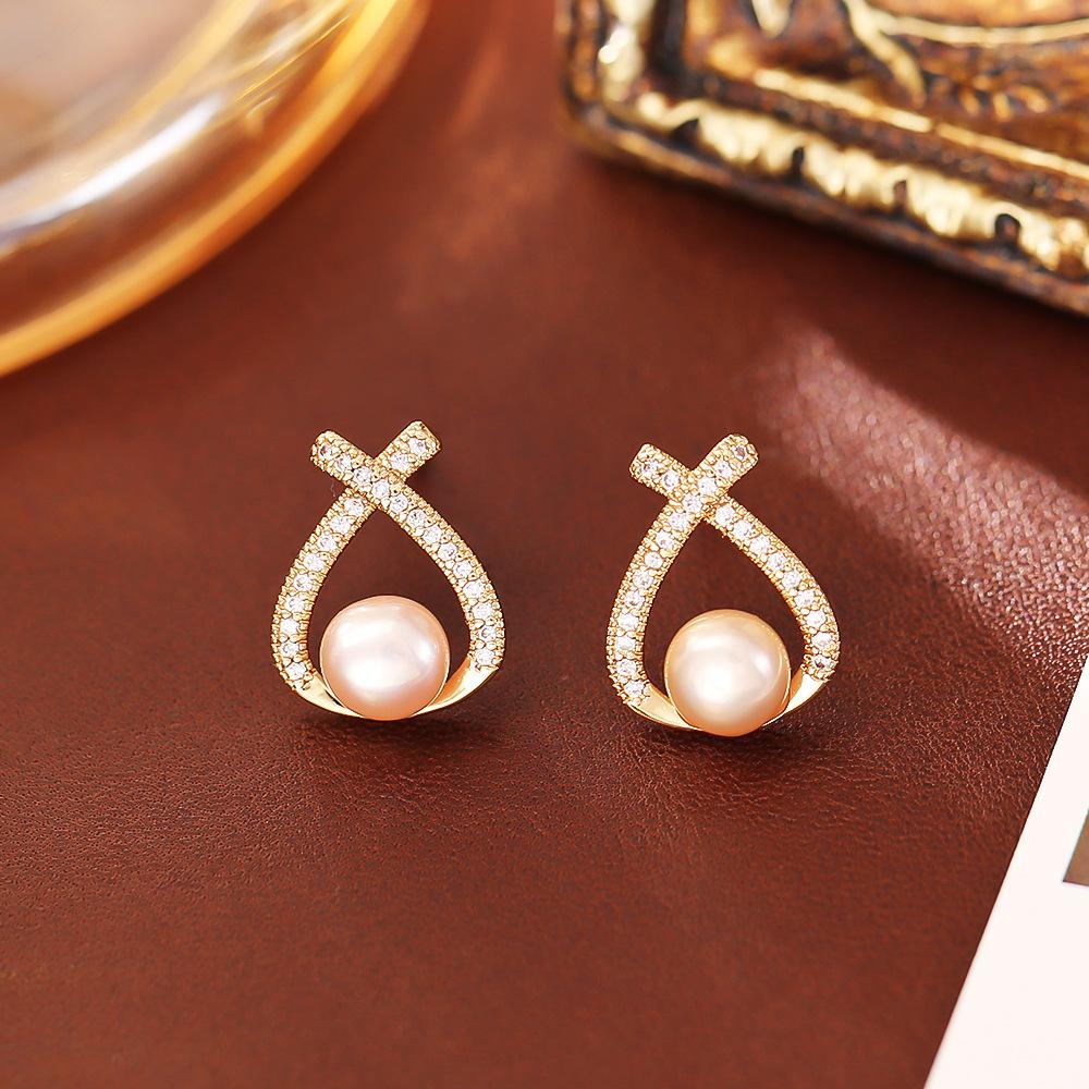 Высококачественные серьги-гвоздики с жемчугом и цирконами в форме креста - Элегантные, Модные и Универсальные Украшения