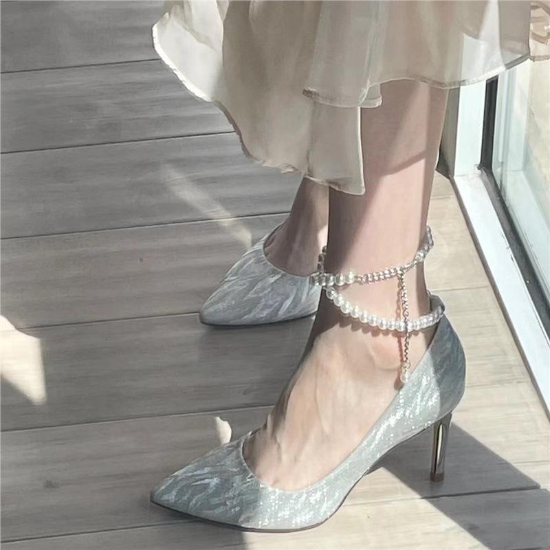 

Серебряные туфли на высоком каблуке женские 2025 года новые остроносые шпильки жемчужные легкие губы слово с высококачественными свадебными туфлями одинарные туфли женские 40