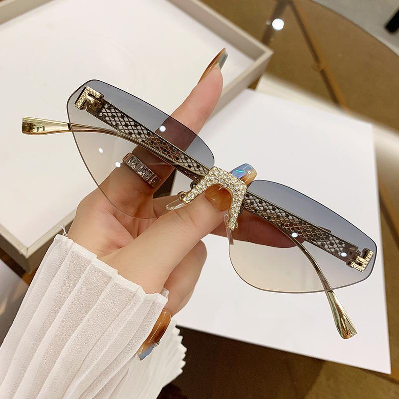 Frameless Sunglasses With Drill Women S Outdoor Street Photography Hollow Metal Sunglasses Men S Cat Glasses