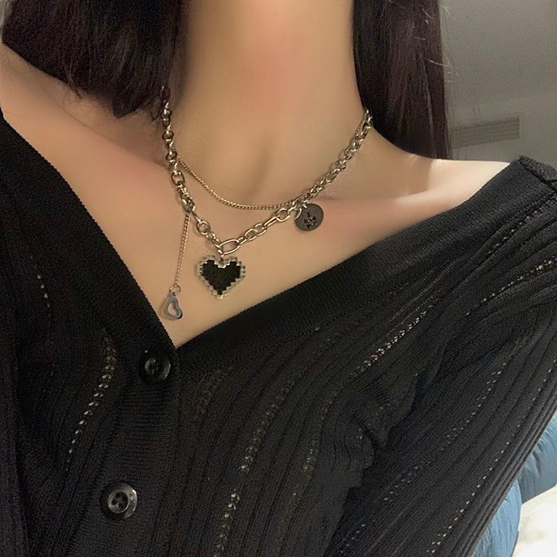 Black Love Heart Necklace Fine Double Link Chain Necklace Simple Letter Pendant Clavicle Chain Jewelry Gift