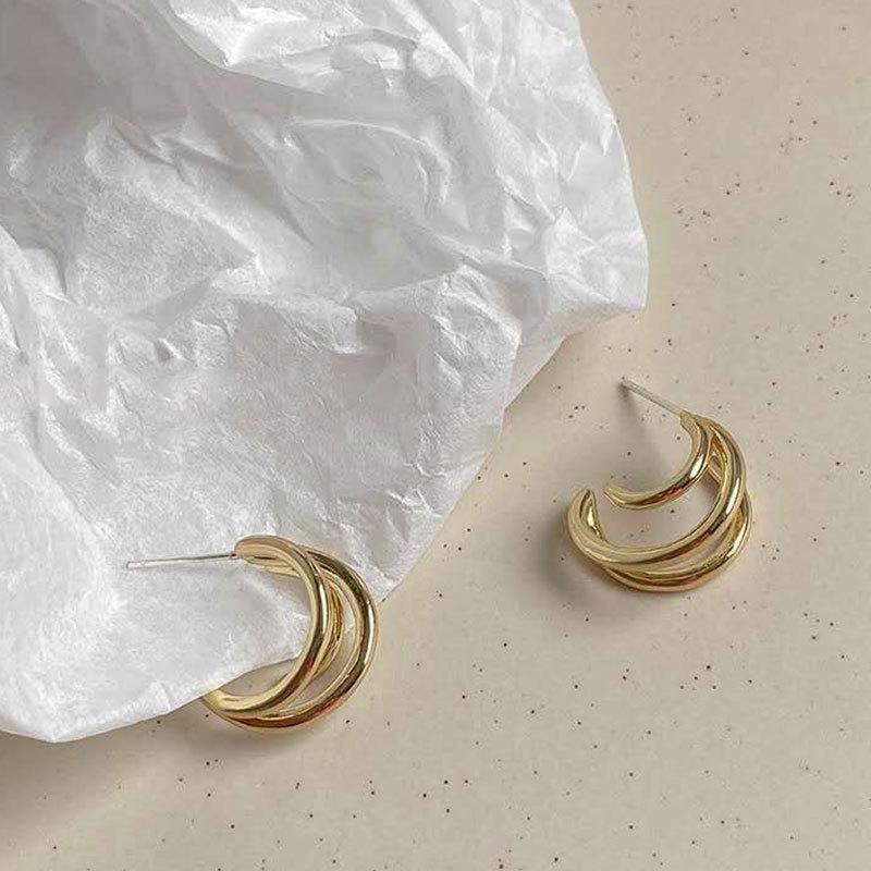 Korean Retro Geometric Circle Stud Earrings - Versatile and Exquisite for Women