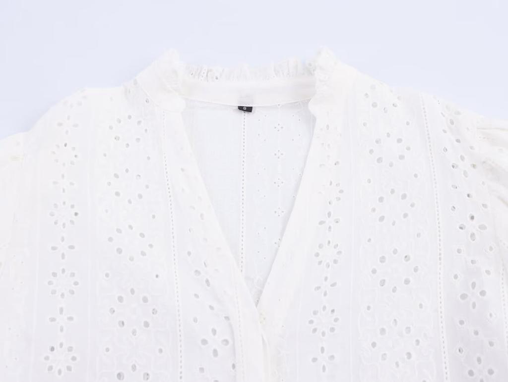 European and American style, new women's clothing, foreign style, bubble sleeve hollow embroidered shirt 8741229