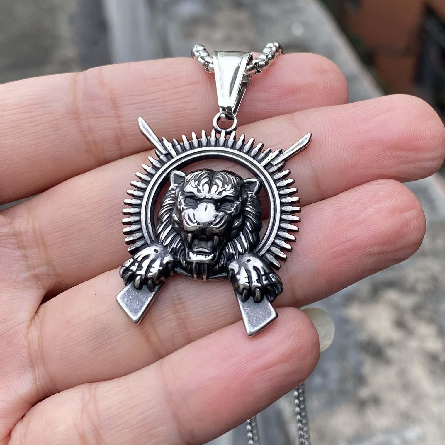 

Ожерелье Ретро Двойной Пистолет Голова Льва Тренд Хип-Хоп Панк Кулон 50CM(Necklace Size)