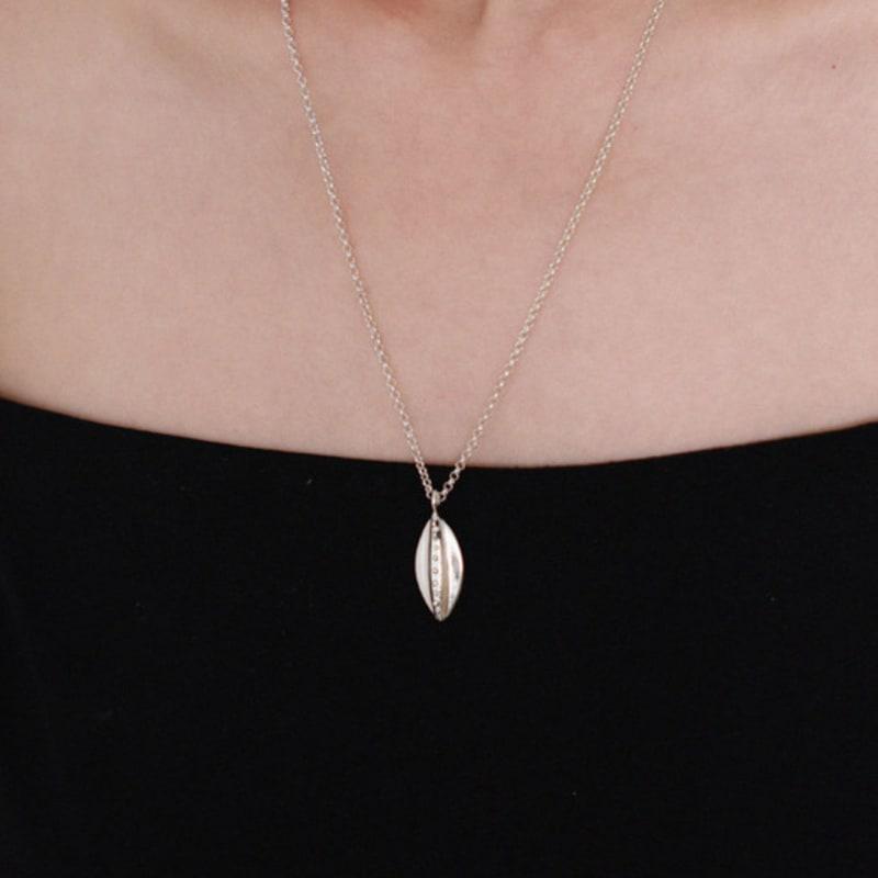 

PARTY AFTER DARK From the Seed Necklace L From the Seed Necklace L