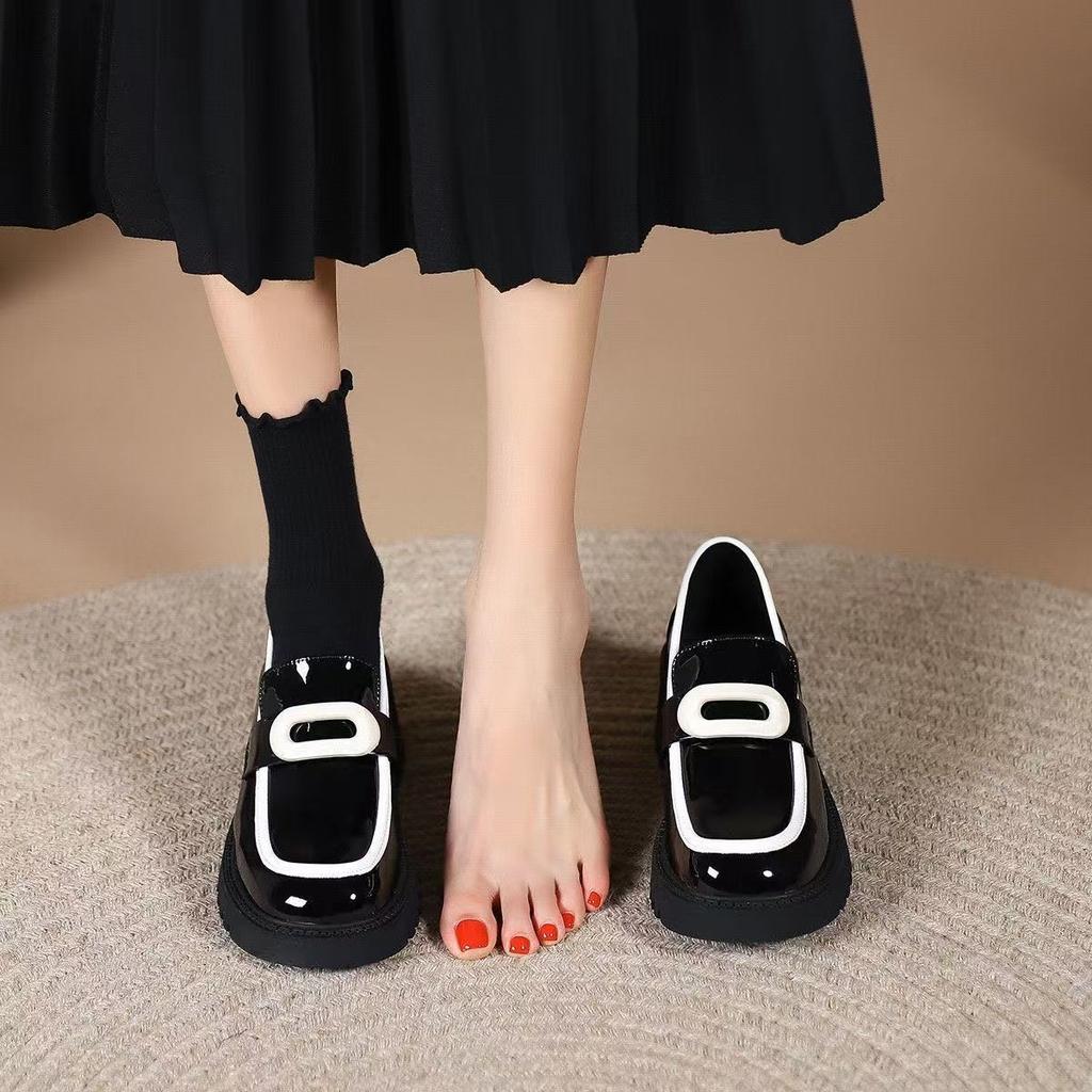 Non-slip and Wear-resistant One-pedal Foot Cover, Light Soft-soled Small Fragrant Wind 2025 British Style Thick-soled Loafers, Black and White Col
