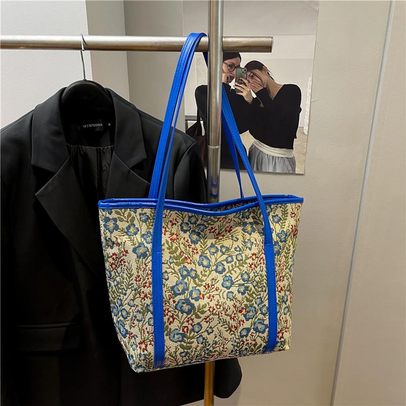 Large Capacity Retro Design Sense Trendy Niche Design Sense Shoulder Armpit Bag Beautiful Portable Tote Bag Women