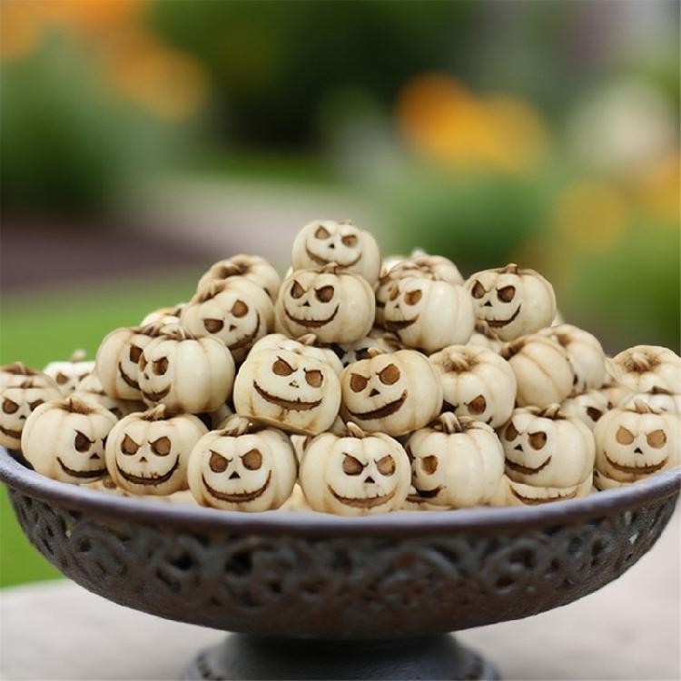 Halloween Resins Sculpture Collection 20Pcs Ghostly Face Miniature Pumpkin Decors Ornaments For Creative Garden Display