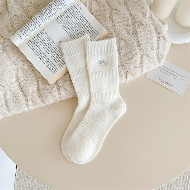 Ladies Winter Plush Thickened Warm Sweet Embroidered Bow Wool Pile Pile Socks