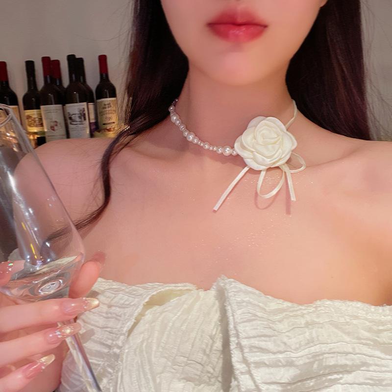 

Camellia flower pearl necklace women s light luxury temperament high-end collarbone chain fashion accessories