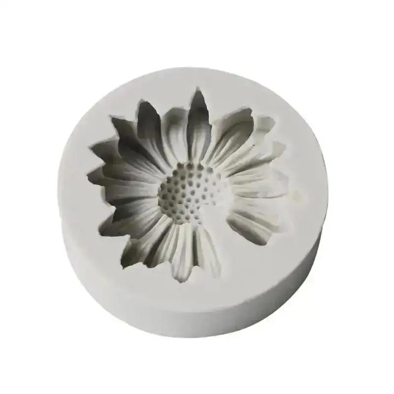 

New Creative DIY Flower Shaped Silicone Mold Fresh Daisy Flower Mold Soap Candle Dropper Mold Home Kitchen Baking Tool Mold