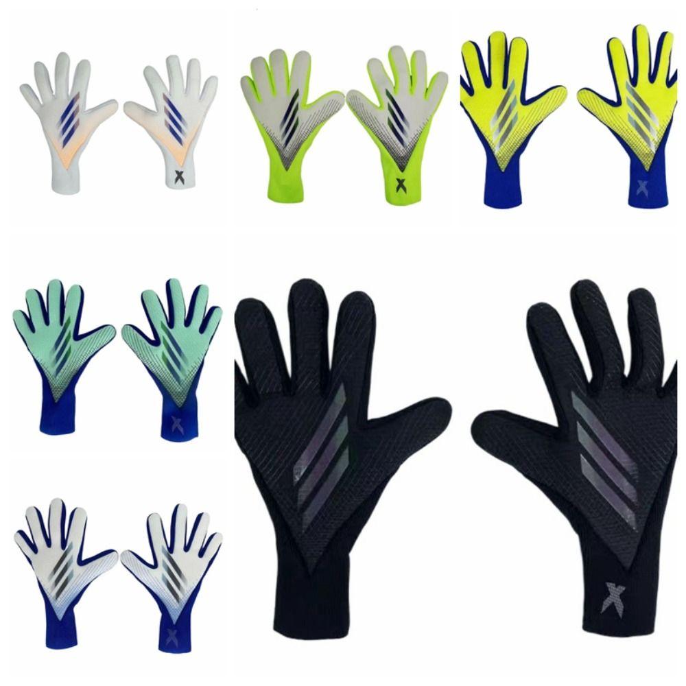 1 Pair of Cushioning Goalie Gloves Breathable Antiskid Latex Gloves Soft Adjustable Soccer Goalkeeper Gloves Play Football
