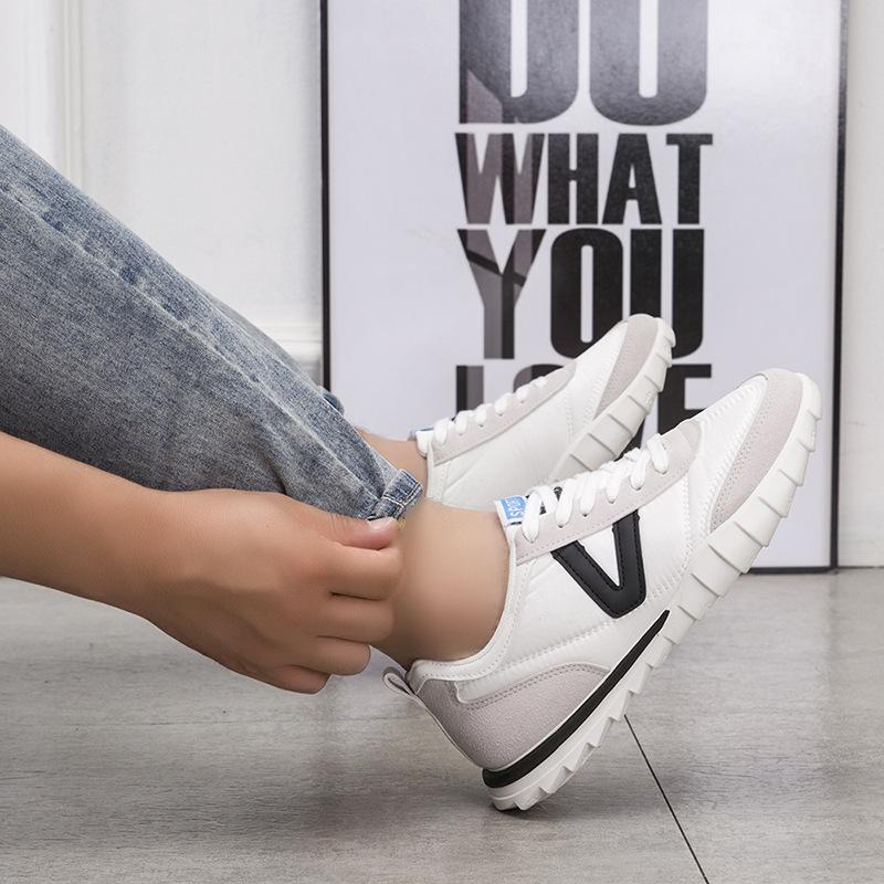 New Men's White Shoes Forrest Gump Casual Shoes for Men's Flat Heel Soft Sole Shoes Fashionable and Comfortable Men's Shoes