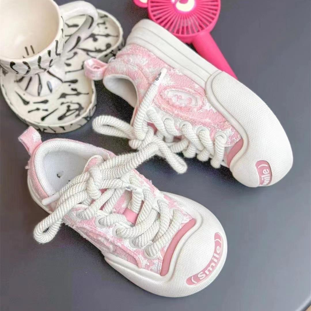 

Весенне-летние кеды 2025 года, студенческий стиль Сяосянфэн, ученицы старших классов прибавляют в росте, толстая подошва, милые кеды с большой головой 40