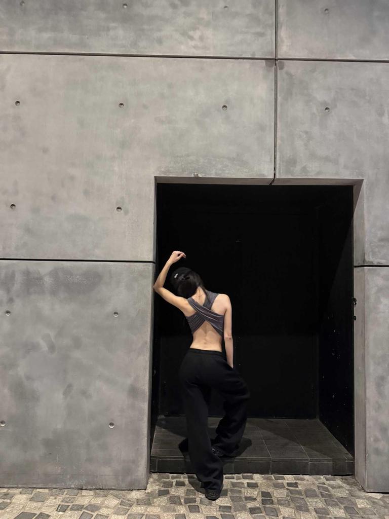 Women's Pleated Waist Cross Backless Sleeveless Top