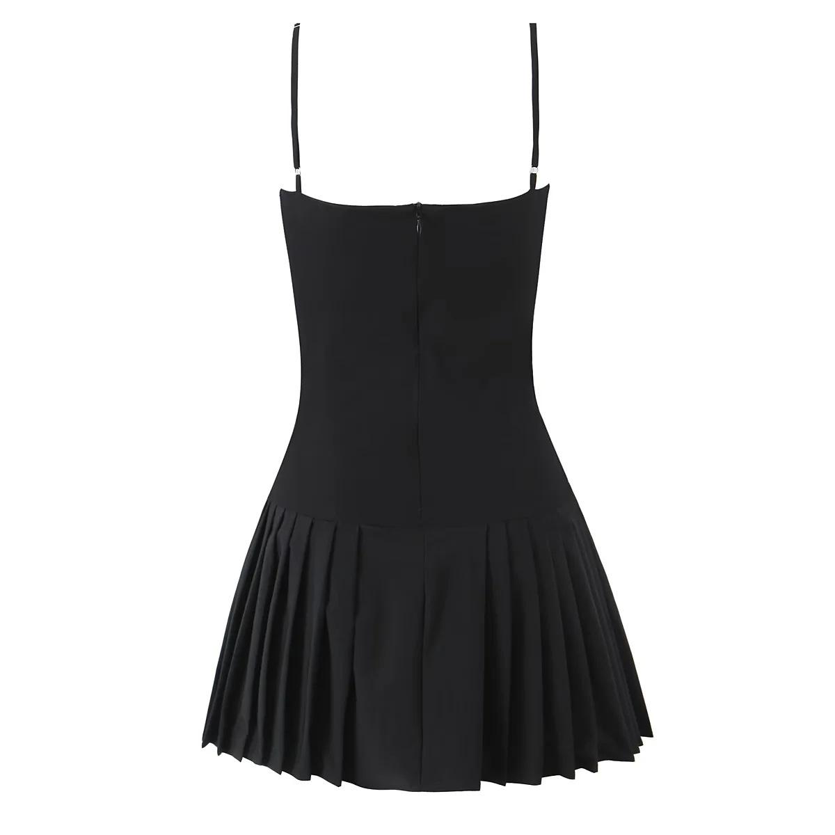 

Платье мини с вырезом-лодочкой, на бретелях, с заниженной талией, плиссированным подолом M чёрный