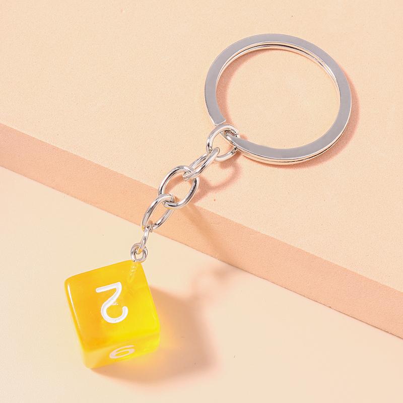Fashion Resin Geometric Dice Keychain for Men Women Keyring Pendants Car Key Holder Handbag Decor DIY Key Chain Jewelry Gift