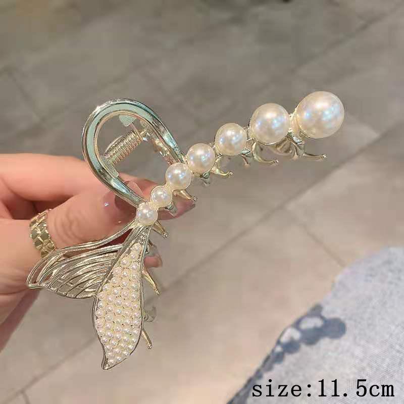 Shark Clip 2022: Fashionable Butterfly Hair Claw, Elegant Large Floral Design for Ponytail and Back of Head Styling