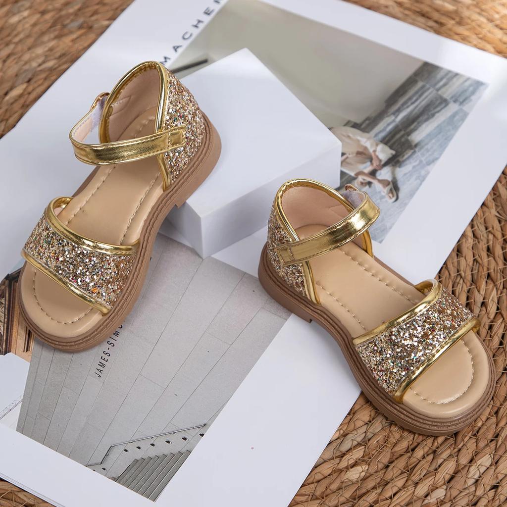 Dziecięce Księżniczki Płaskie Buty Dziewczęce Letnie Sandały z Błyszczącymi Cekinami 2024 Nowa Moda Dziecięca Wszechstronne Buty Plażowe na Wakacje