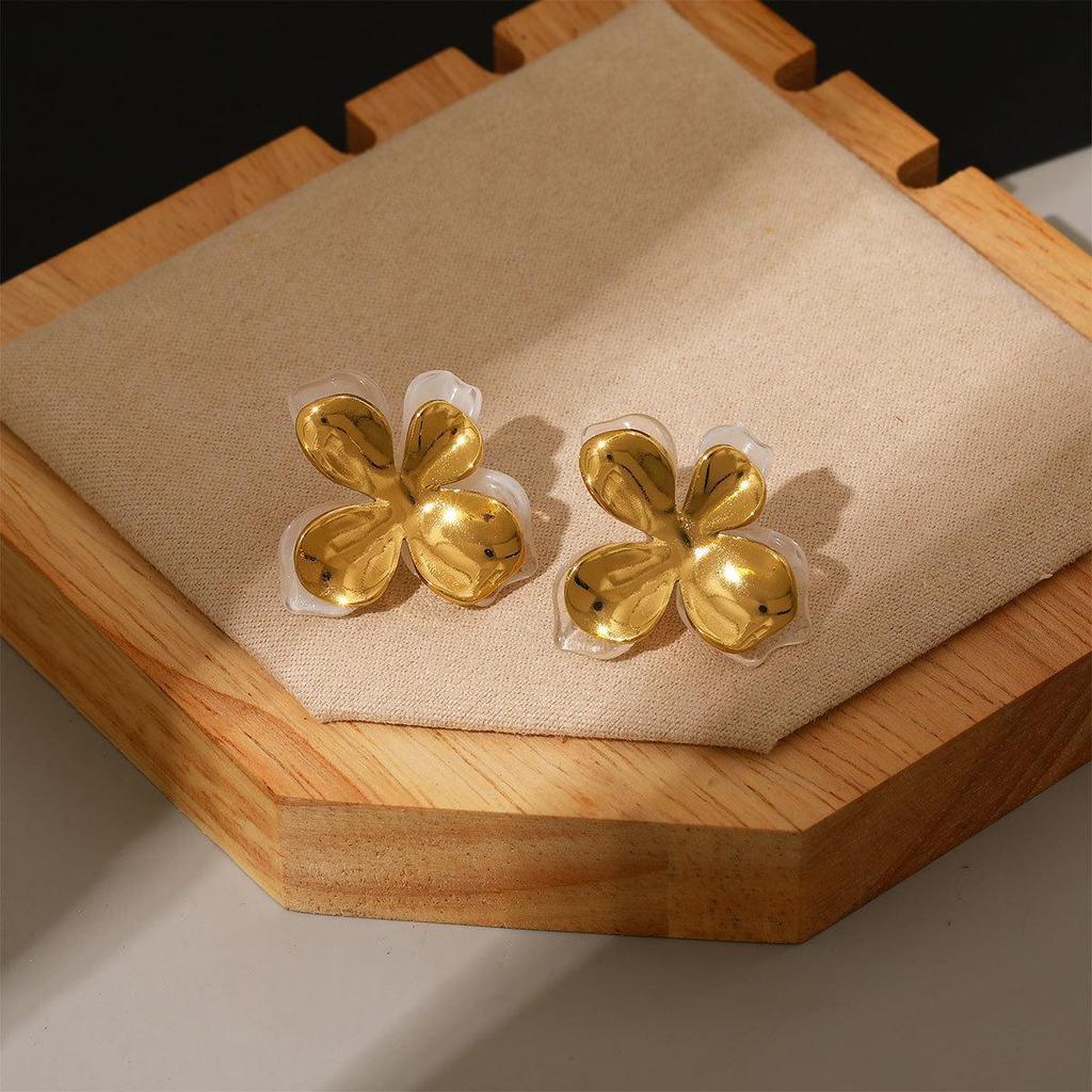 European Floral Titanium-Steel Heart Drop Earrings, Lightweight Luxury Design, Niche Style.