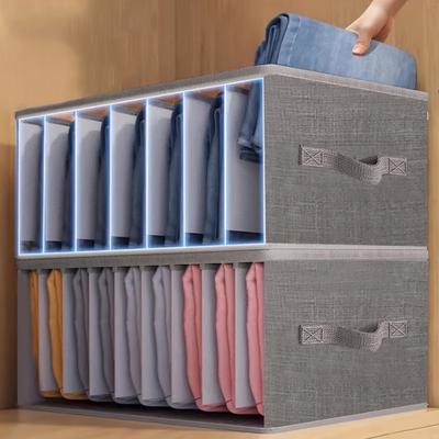 Ein zusammenklappbarer Vlies-Aufbewahrungsorganizer, Schrankteiler und Kleideraufbewahrung für Jeans, Hosen, Unterwäsche und Socken