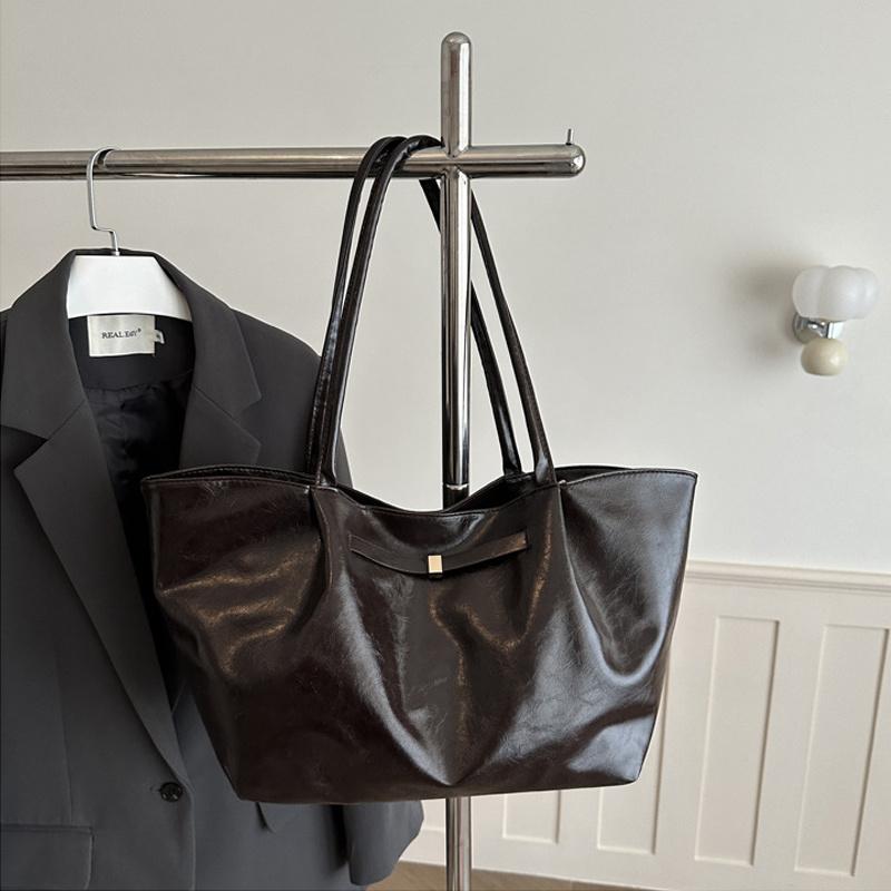 Yogodlns Large Capacity Tote Bag Women's Commuter Shoulder Bag Stylish Versatile Trendy Soft PU Leather Handbag and Purse