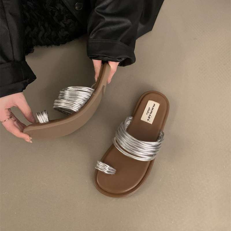 Flat-bottomed Set of Toe Small Cool Slippers for Women's Explosive Foreign French Summer Wear 2025 Niche Beach One-word Drag